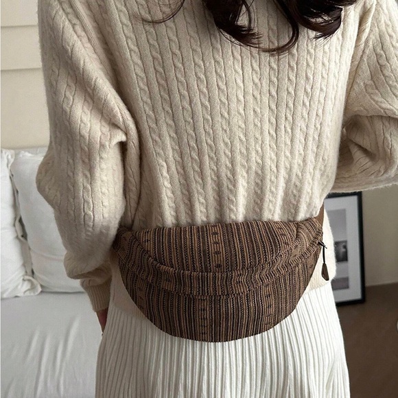 GORPCORE Brown Fanny Pack Purse with Geometric Striped Boho Pattern EUC - Picture 4 of 5